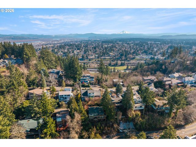 2831 Ne ROCKY BUTTE Rd, Portland, OR 97220