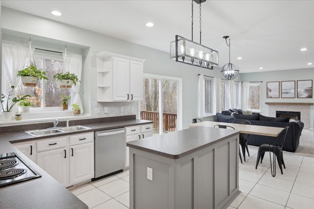 1985 Christopher Court, West Bloomfield Twp, MI 48324