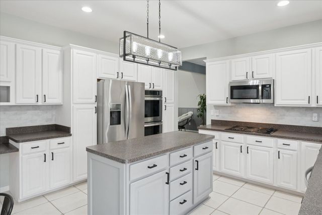 1985 Christopher Court, West Bloomfield Twp, MI 48324