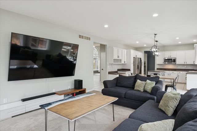 1985 Christopher Court, West Bloomfield Twp, MI 48324