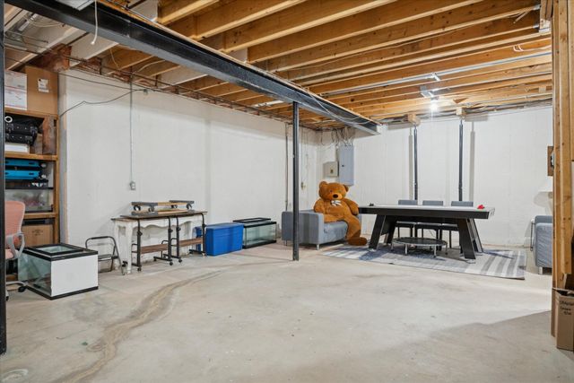 1985 Christopher Court, West Bloomfield Twp, MI 48324