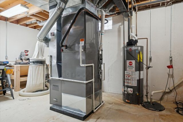 1985 Christopher Court, West Bloomfield Twp, MI 48324