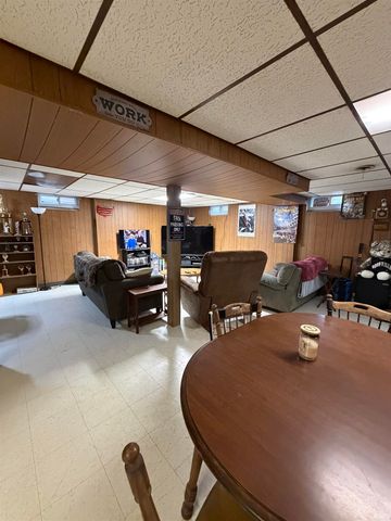 1014 N Vine Street, Boonville, IN 47601