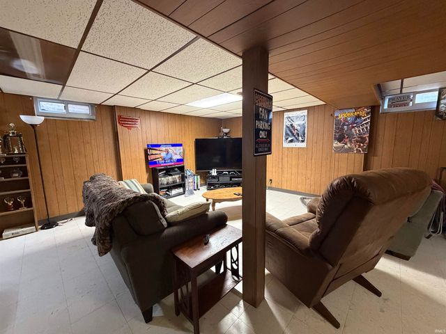 1014 N Vine Street, Boonville, IN 47601