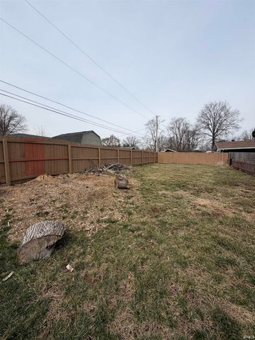 1014 N Vine Street, Boonville, IN 47601