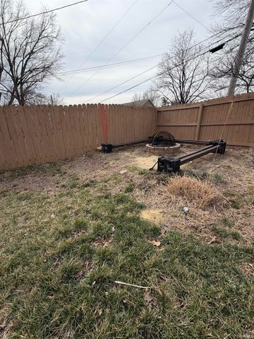 1014 N Vine Street, Boonville, IN 47601