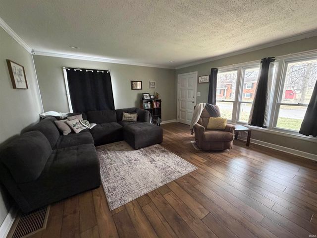 1014 N Vine Street, Boonville, IN 47601