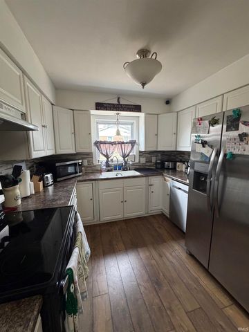 1014 N Vine Street, Boonville, IN 47601