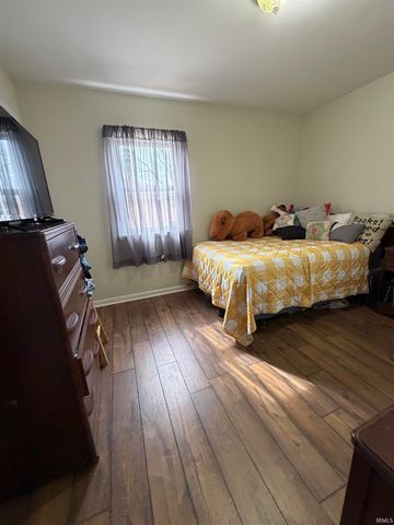 1014 N Vine Street, Boonville, IN 47601