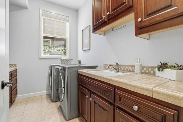 1382 Fulai Court, San Jose, CA 95125