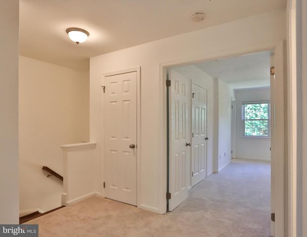 2402 WINDBREAK DR, Alexandria, VA 22306