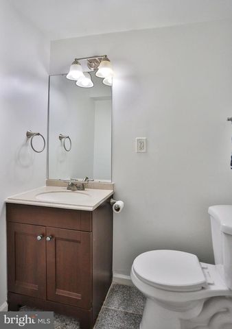 2402 WINDBREAK DR, Alexandria, VA 22306
