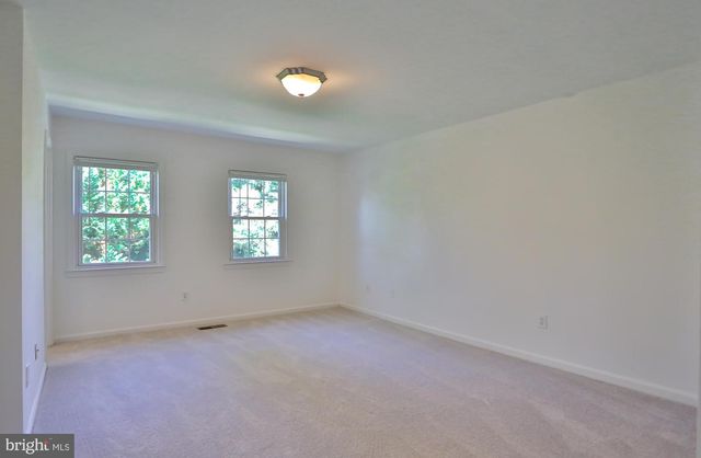 2402 WINDBREAK DR, Alexandria, VA 22306