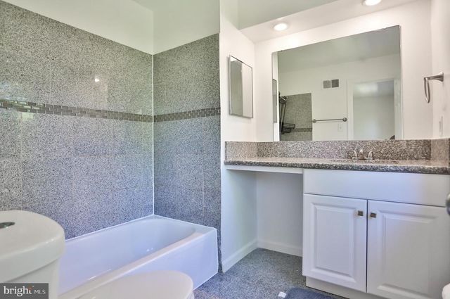 2402 WINDBREAK DR, Alexandria, VA 22306