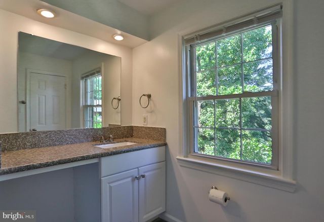2402 WINDBREAK DR, Alexandria, VA 22306