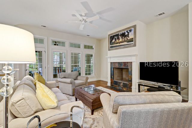 16 Honey Locust Cir, Hilton Head Island, SC 29926