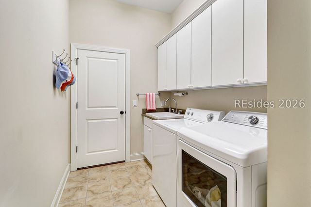 16 Honey Locust Cir, Hilton Head Island, SC 29926