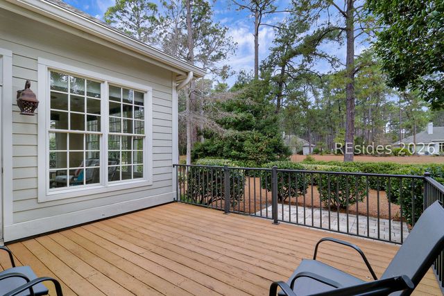 16 Honey Locust Cir, Hilton Head Island, SC 29926