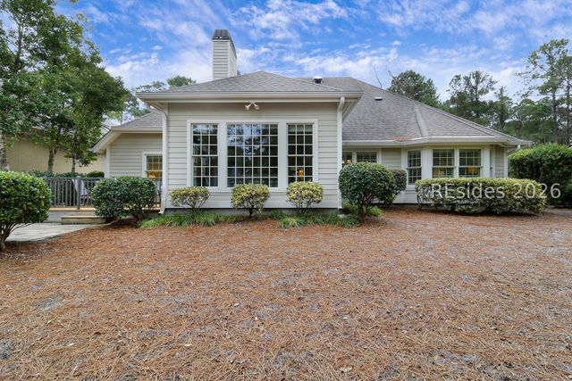 16 Honey Locust Cir, Hilton Head Island, SC 29926
