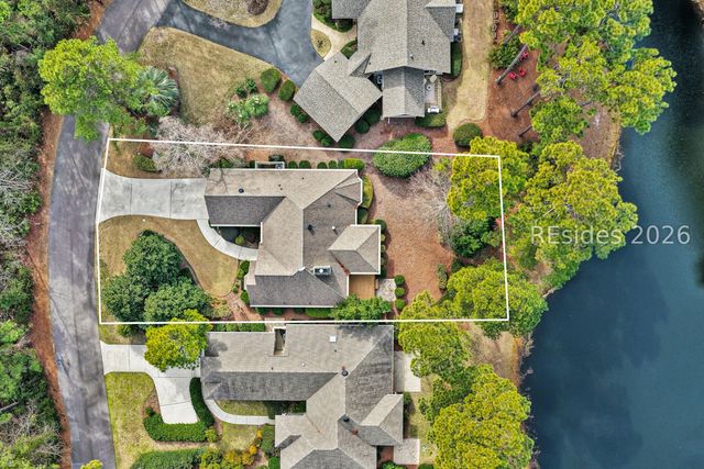 16 Honey Locust Cir, Hilton Head Island, SC 29926