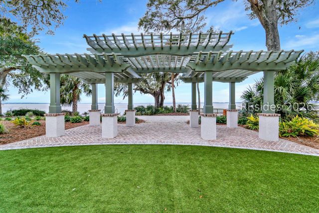 16 Honey Locust Cir, Hilton Head Island, SC 29926
