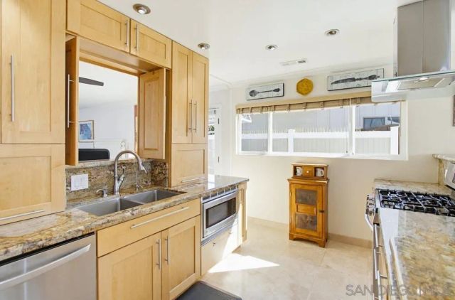 4336 Charing, San Diego, CA 92117