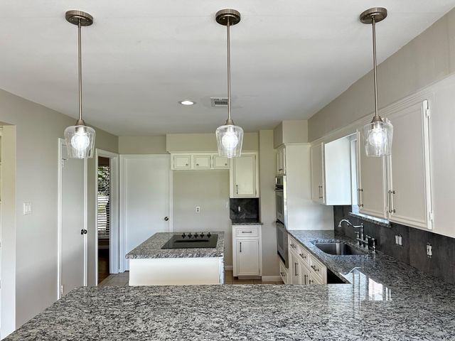 11106 Ellwood Street, The Woodlands, TX 77380