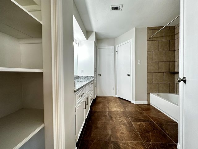 11106 Ellwood Street, The Woodlands, TX 77380