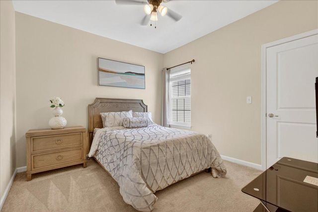 121 KNOCK HILL DR, Royersford, PA 19468