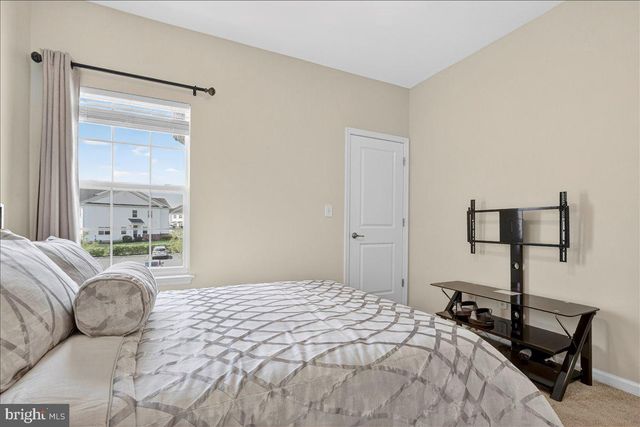 121 KNOCK HILL DR, Royersford, PA 19468