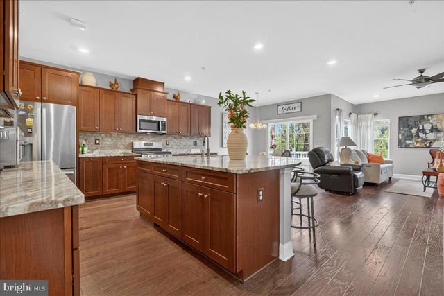 121 KNOCK HILL DR, Royersford, PA 19468