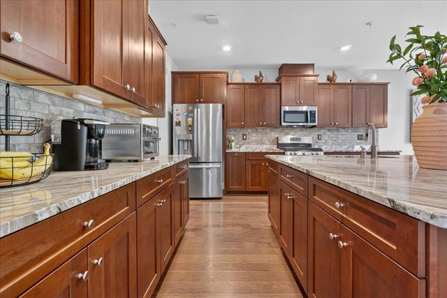 121 KNOCK HILL DR, Royersford, PA 19468