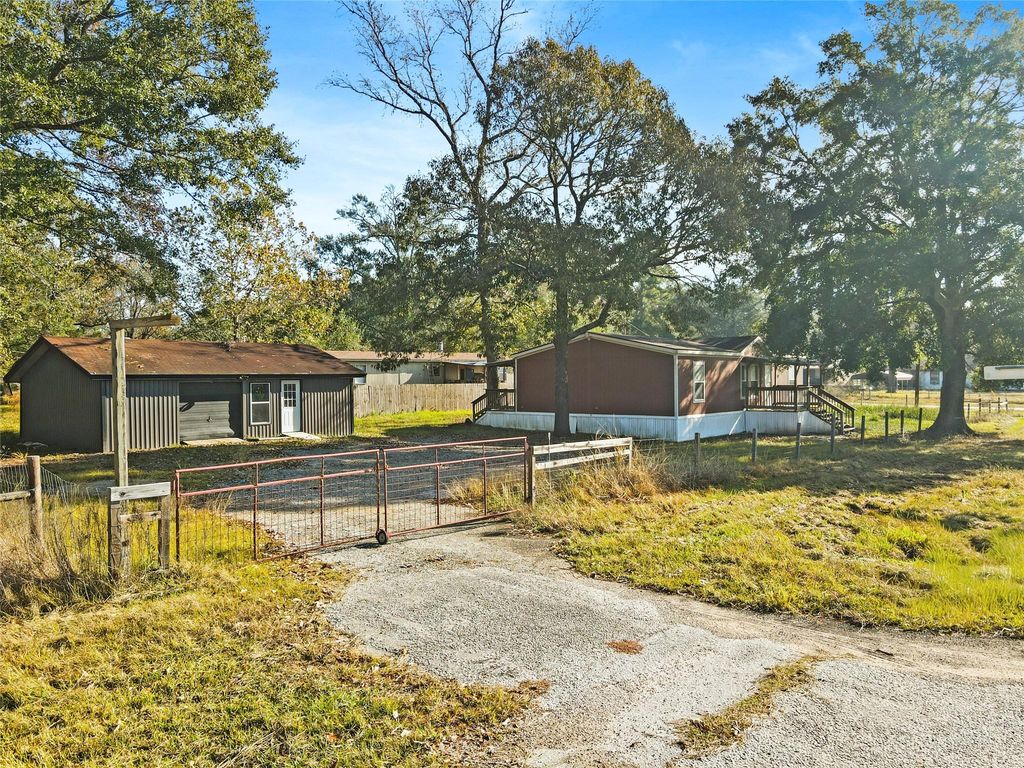 10499 State Highway 156, Coldspring, TX 77331