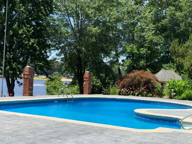 120 Chuckwagon, Louisburg, NC 27549