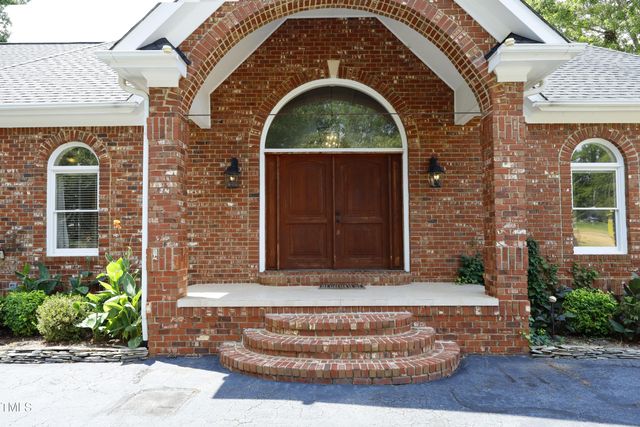 120 Chuckwagon, Louisburg, NC 27549