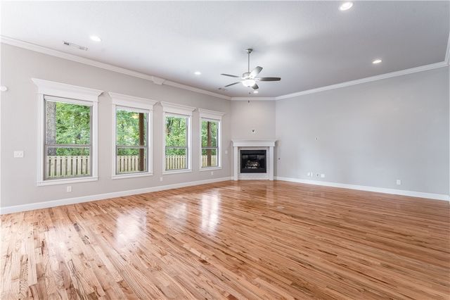 6104 W Buckeye Drive, Rogers, AR 72758