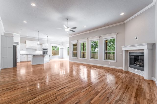 6104 W Buckeye Drive, Rogers, AR 72758