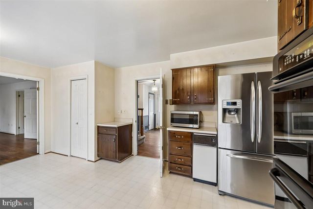 13724 BRIDGEWATER DR, Silver Spring, MD 20904