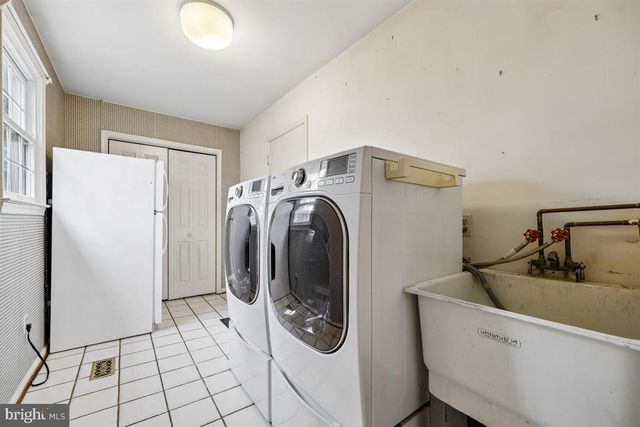 13724 BRIDGEWATER DR, Silver Spring, MD 20904