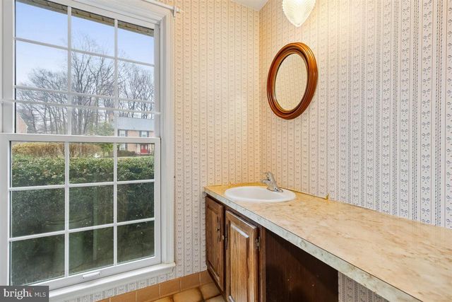 13724 BRIDGEWATER DR, Silver Spring, MD 20904