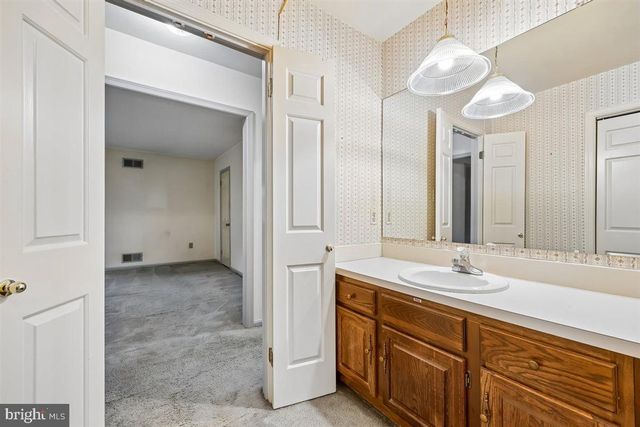 13724 BRIDGEWATER DR, Silver Spring, MD 20904