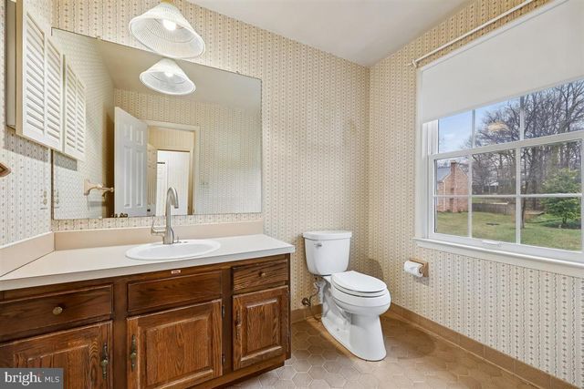 13724 BRIDGEWATER DR, Silver Spring, MD 20904