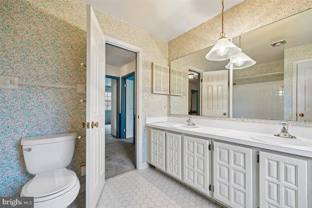 13724 BRIDGEWATER DR, Silver Spring, MD 20904