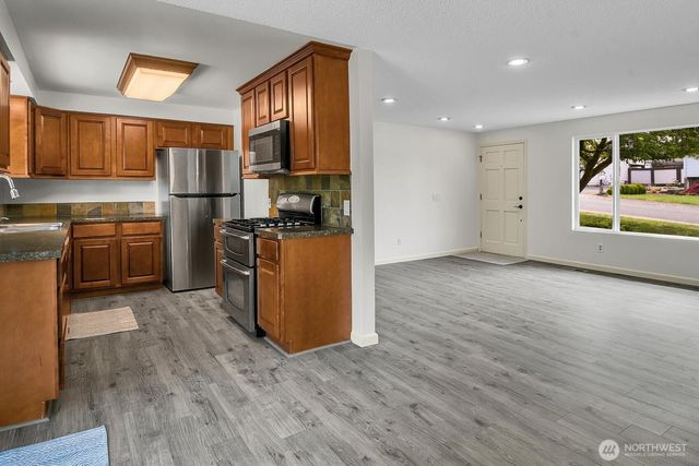 2420 SW 326th Street, Federal Way, WA 98023