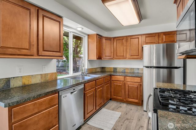 2420 SW 326th Street, Federal Way, WA 98023