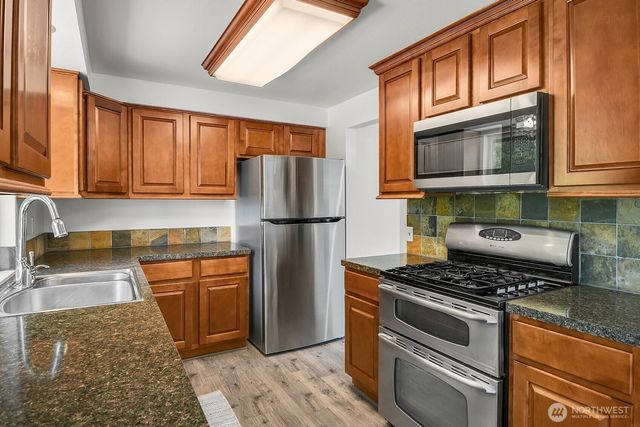 2420 SW 326th Street, Federal Way, WA 98023