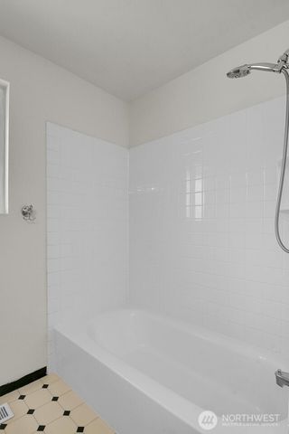 2420 SW 326th Street, Federal Way, WA 98023