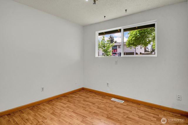 2420 SW 326th Street, Federal Way, WA 98023