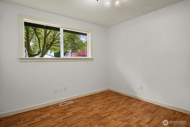 2420 SW 326th Street, Federal Way, WA 98023
