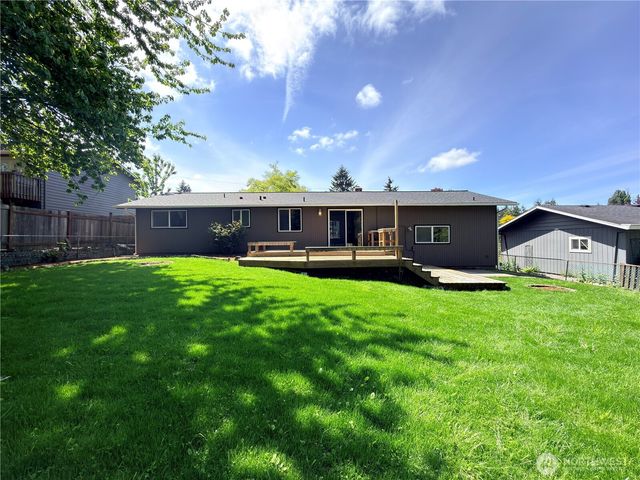 2420 SW 326th Street, Federal Way, WA 98023